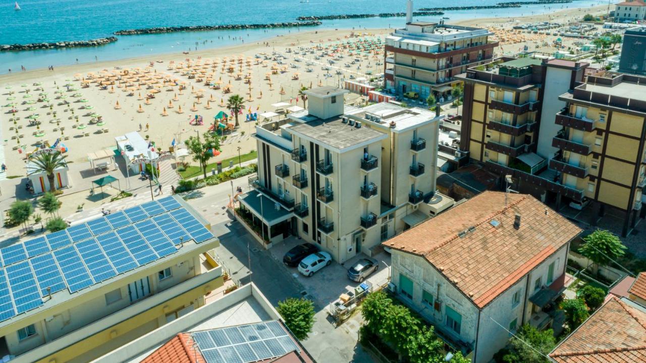 Hotel Milanese Rimini Bagian luar foto