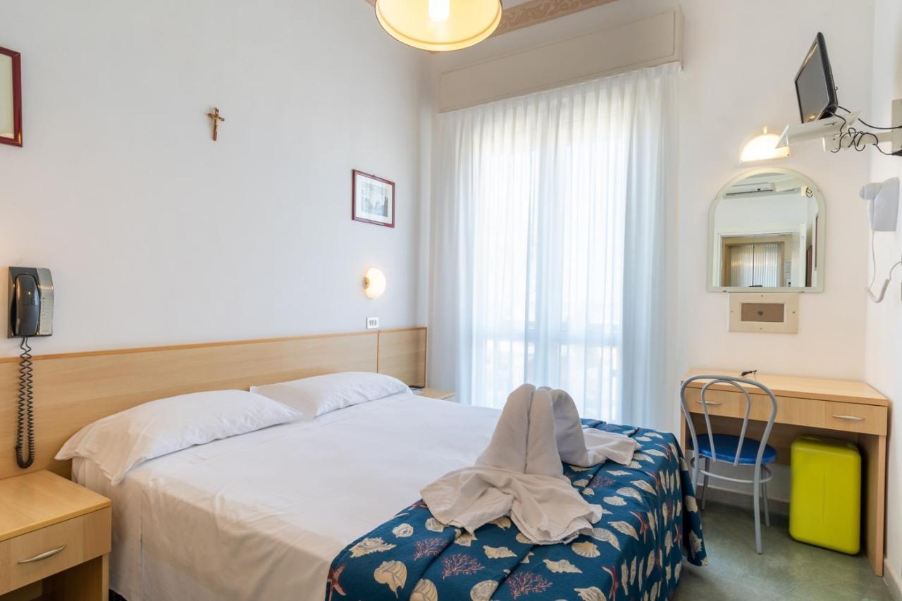 Hotel Milanese Rimini Bagian luar foto