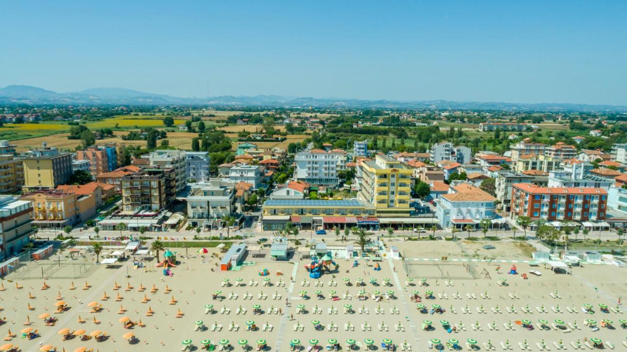 Hotel Milanese Rimini Bagian luar foto