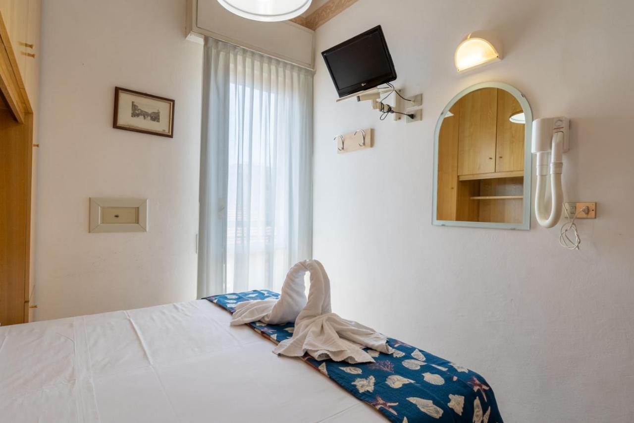 Hotel Milanese Rimini Bagian luar foto